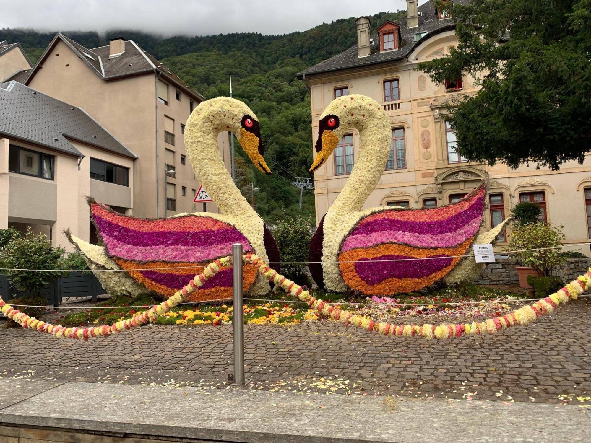 Apartamento Luchon Holidays Bagnères-de-Luchon Exterior foto